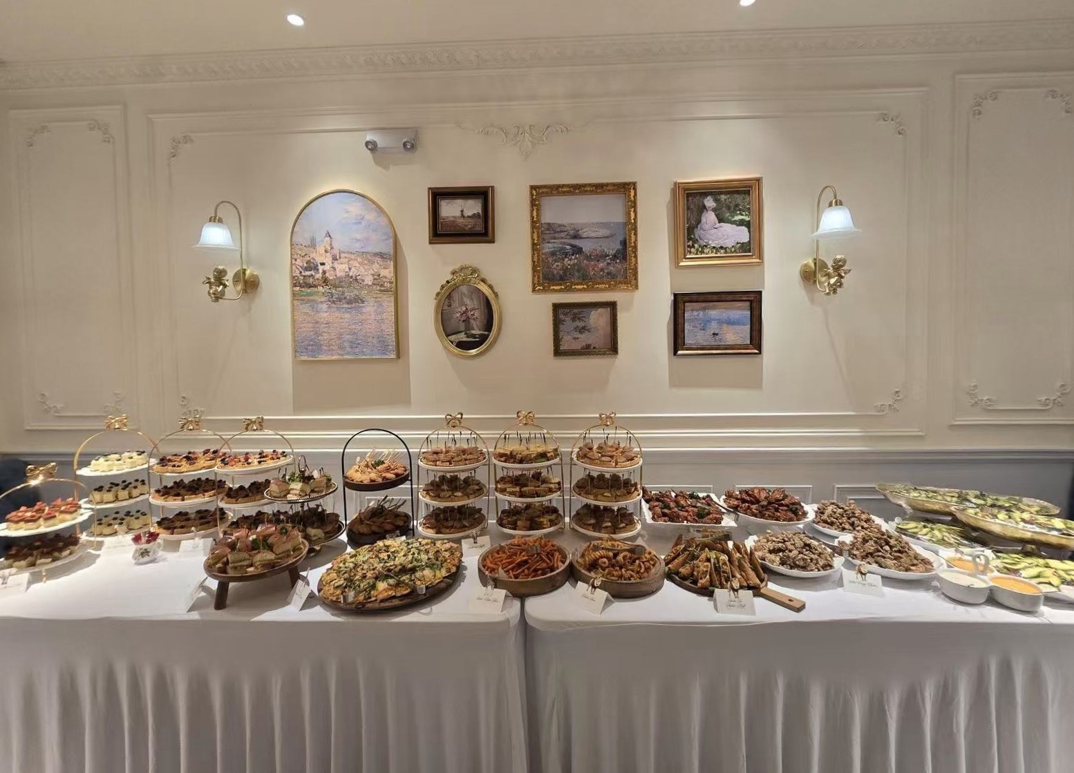Scroller Pastry